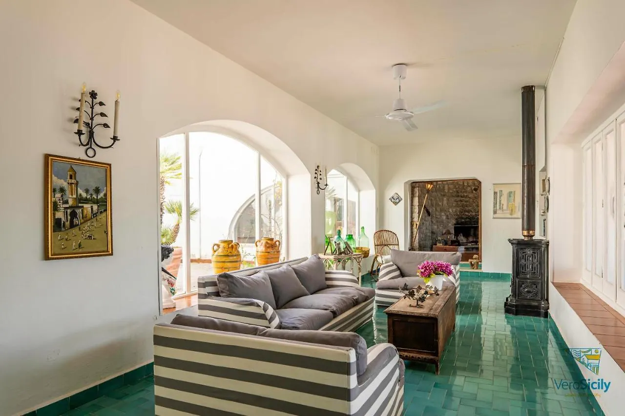 Villa Giacona Venuti Terrasini