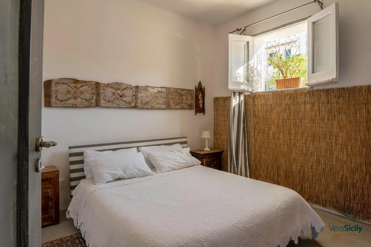 Villa Giacona Venuti Terrasini