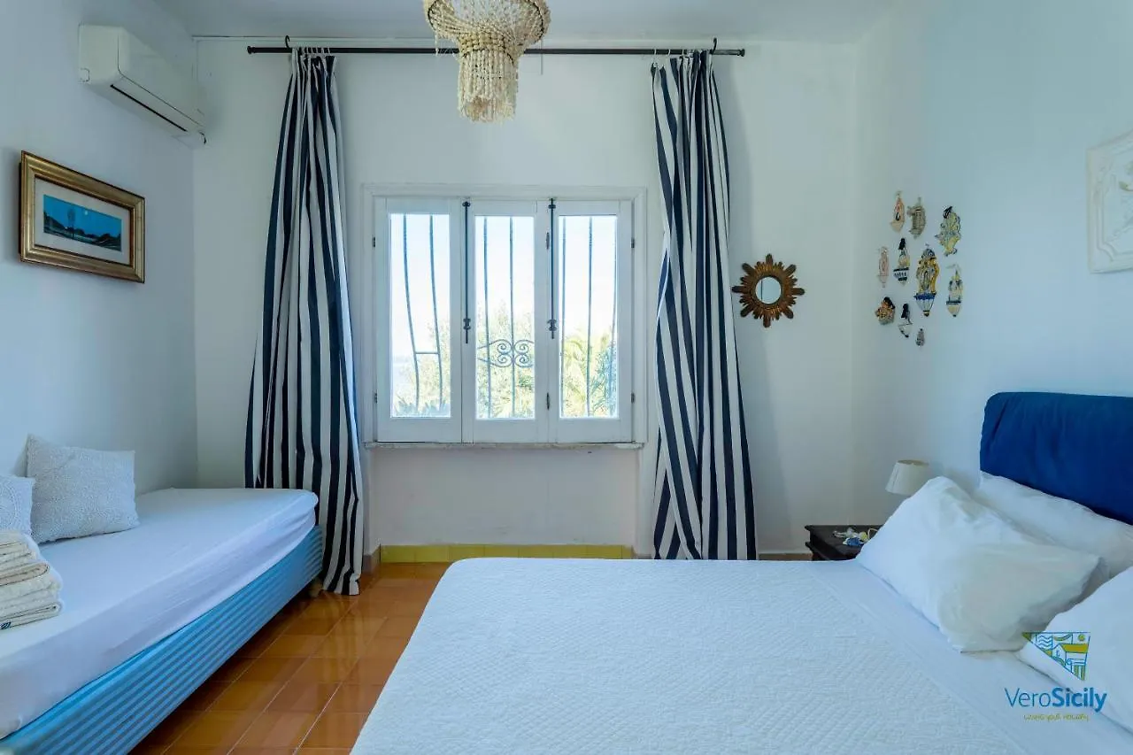 Villa Giacona Venuti Terrasini 0*,  Italië